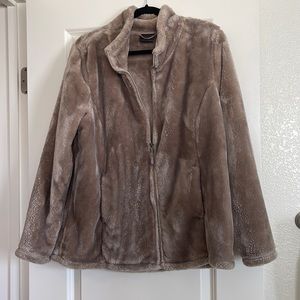 Fluffy zip up
